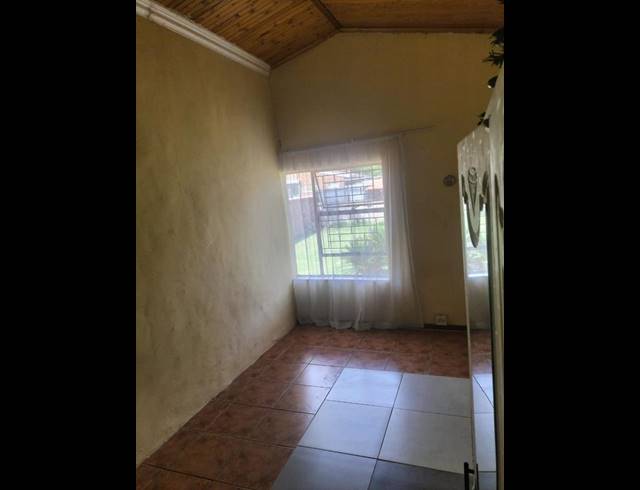 2 BEDROOM PROPERTY TO RENT IN BIRCHLEIGH NORTH